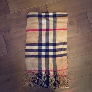 Classic Checkered Scarf